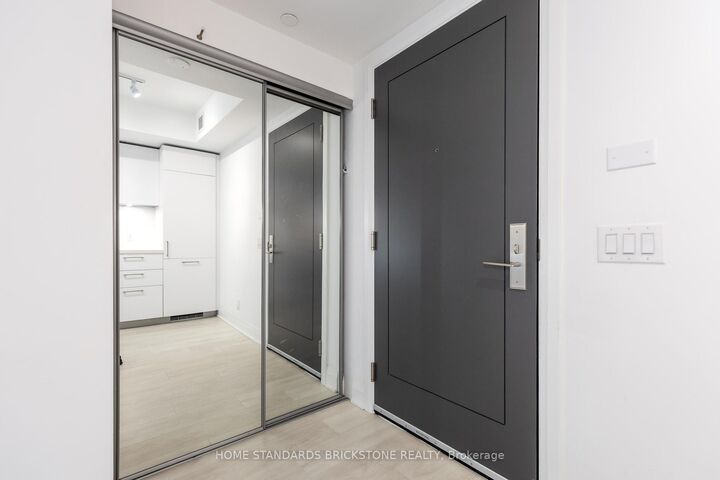Property Photo: 33 Frederick Todd Way 429 ON M4G 0C9