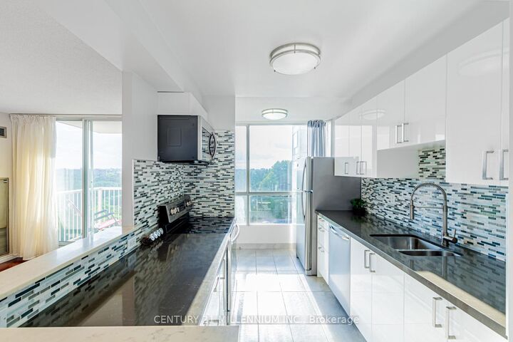 Property Photo:  3077 Weston Road 807  ON M9M 3A1 