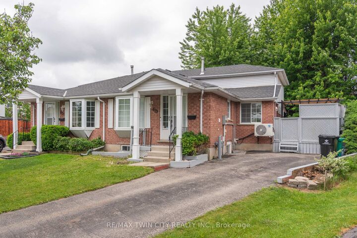 Property Photo: 629B Settlersfield Court ON N2T 2K6