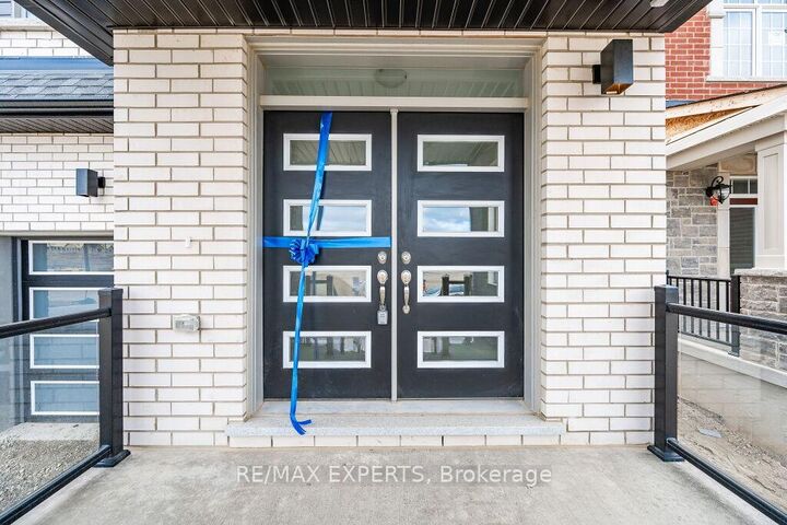 Property Photo: 177 Rosenberg Way ON N2R 0T2