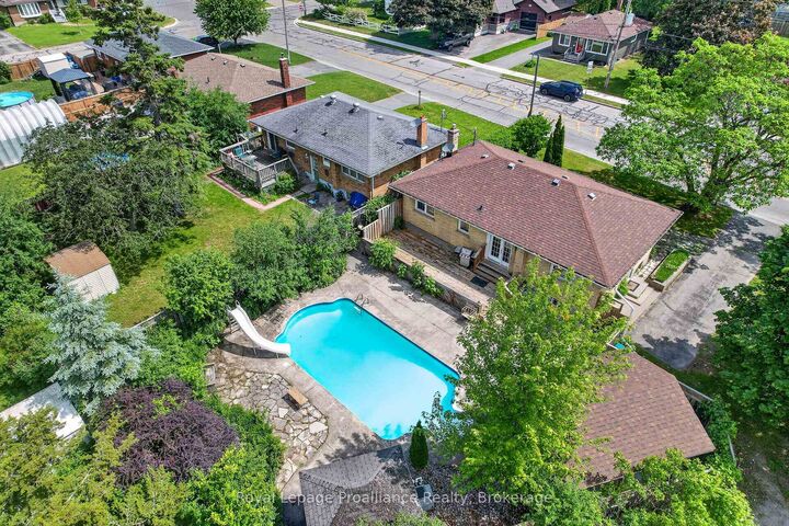 Property Photo: 951 D'Arcy Street ON K9A 4B6