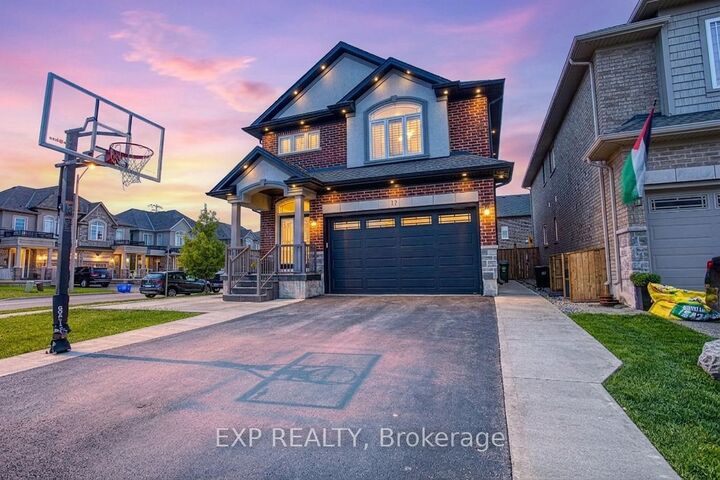 17 Narbonne Crescent — photo 1