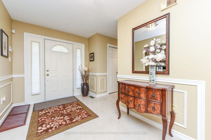 Property Photo: 168 River Oaks Boulevard E ON L6H 5N7