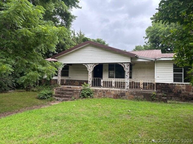 Property Photo: 106 S Stand Watie Boulevard OK 74470