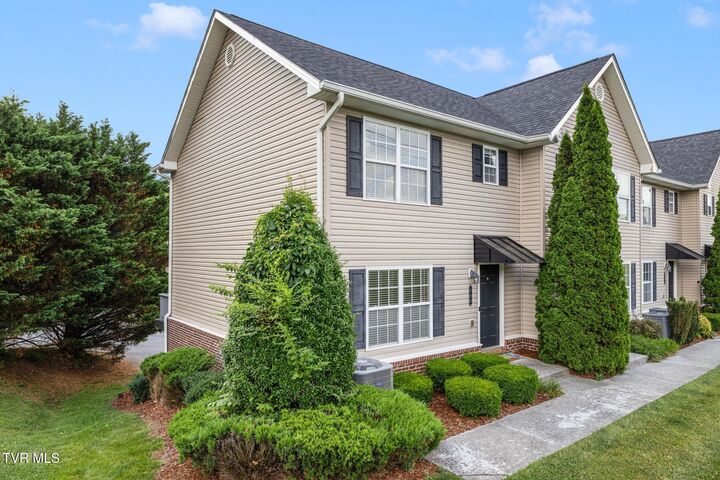 Property Photo: 2121 South Greenwood Drive Apt 100 TN 37604