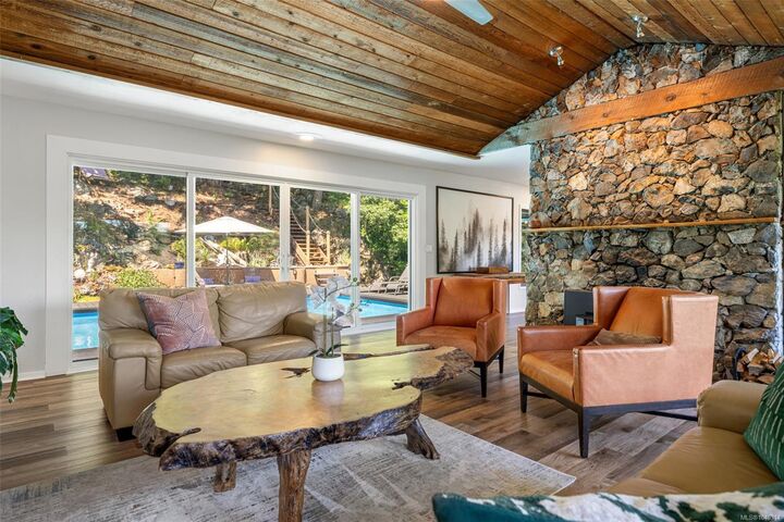 Property Photo: 624 Libra Pl BC V9C 4G6