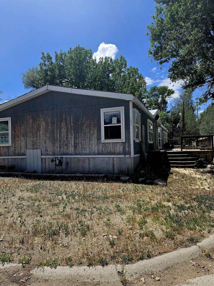 Property Photo: 105 S 1st St WY 82637