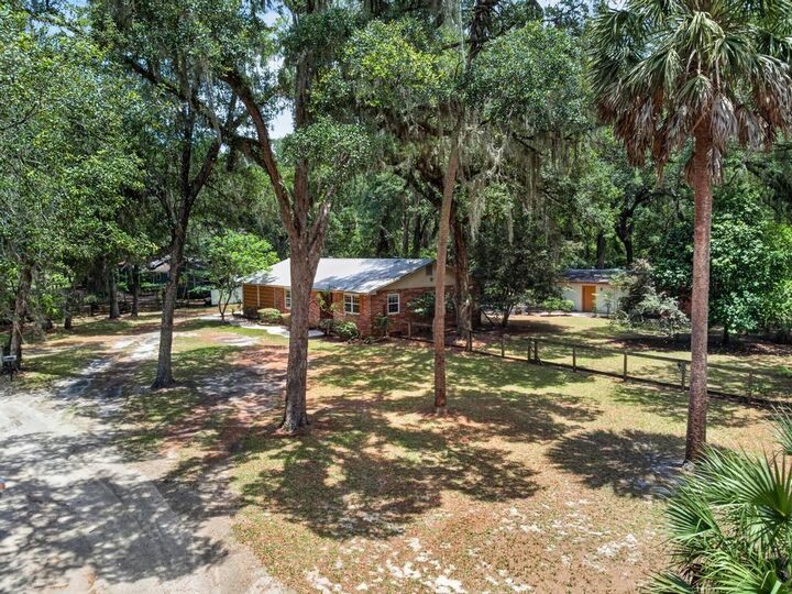 Property Photo: 37123 Marshall Lane FL 32046