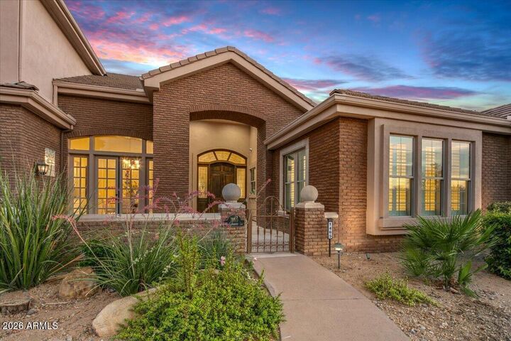 Property Photo:  1465 W Caribbean Lane  AZ 85023 