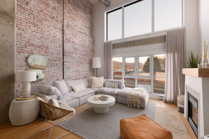 Property Photo: 27 Alexander Street 308 BC V6A 1B2