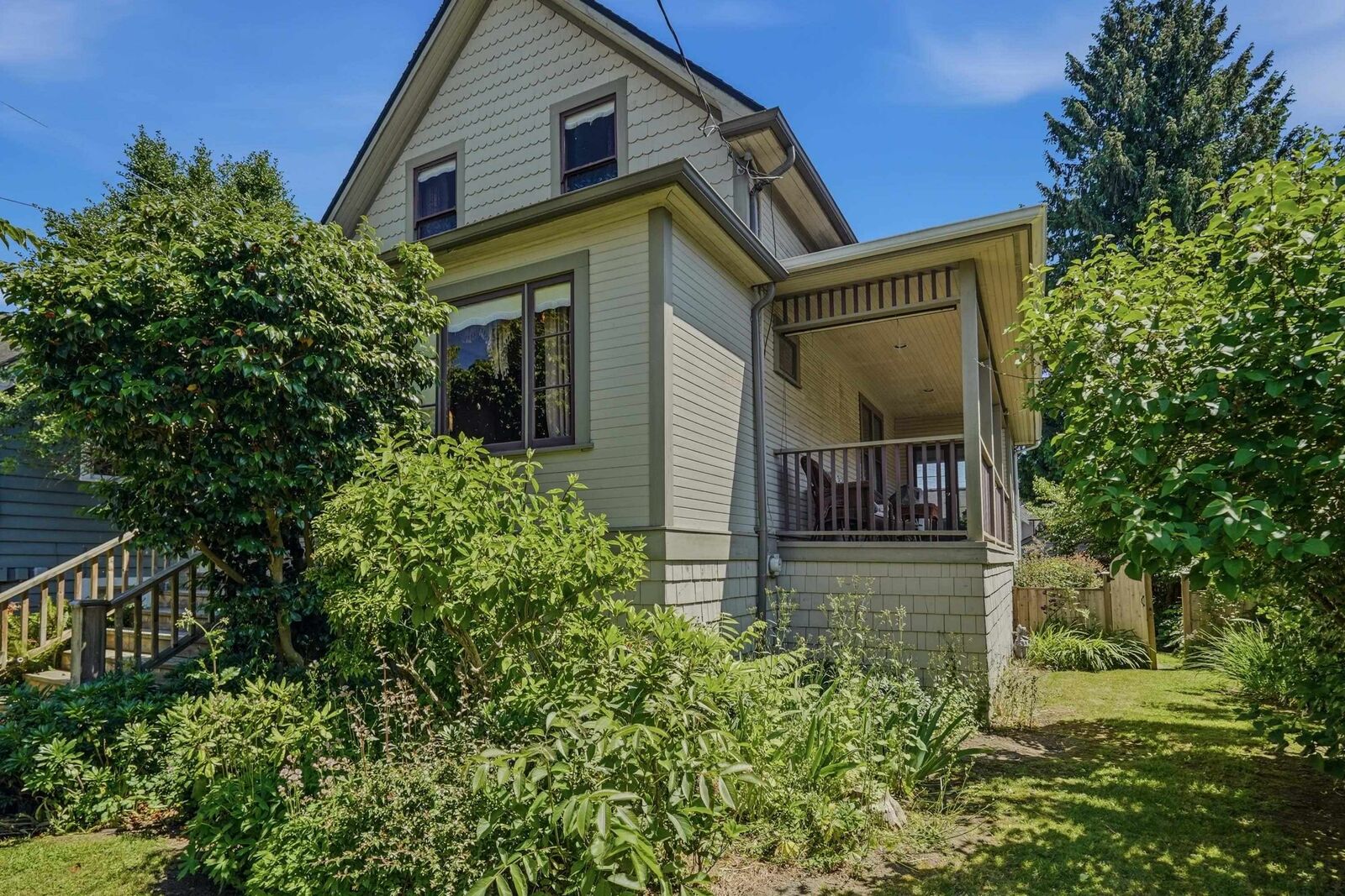 Property Photo: 1010 London Street BC V3M 3B8