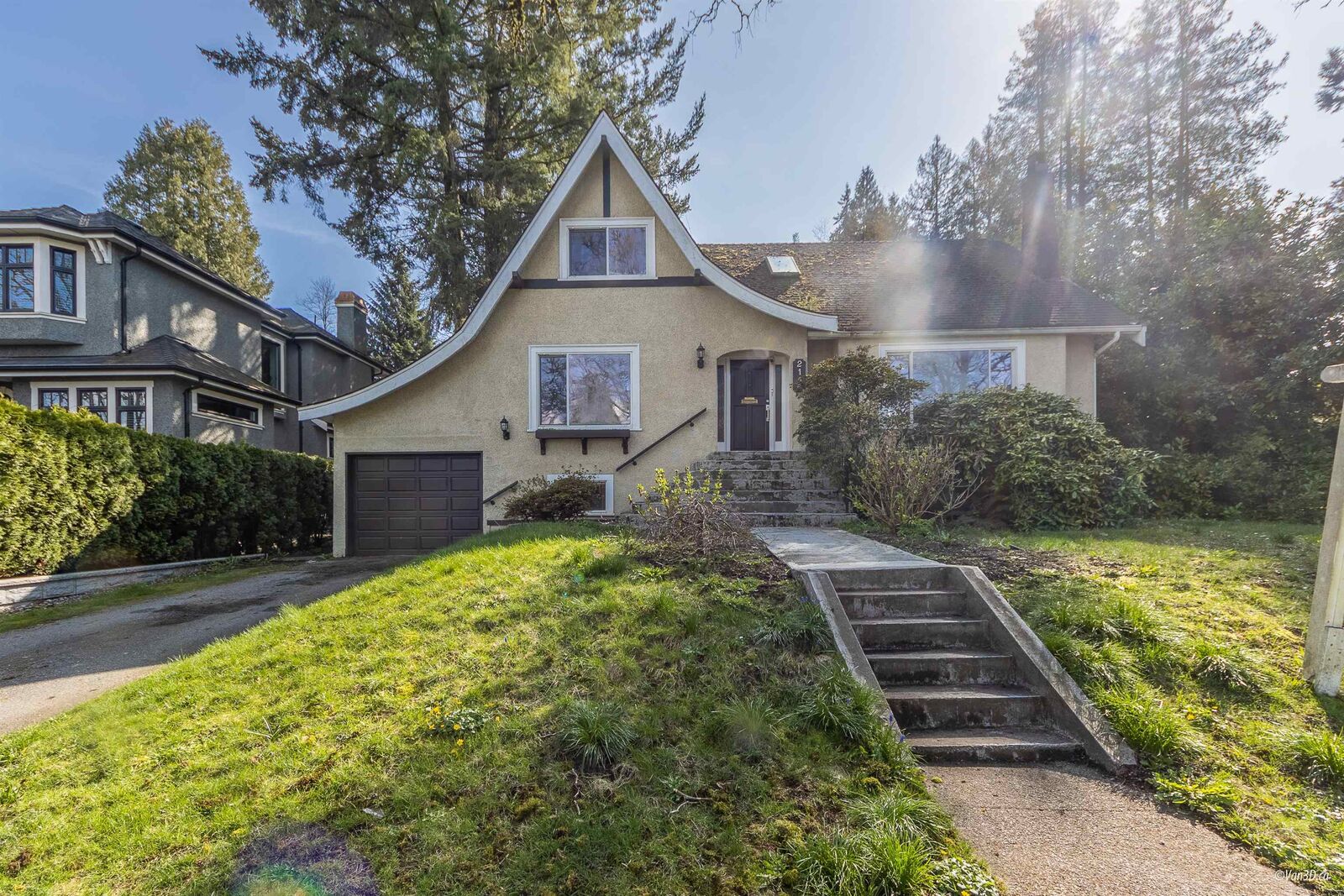 Property Photo: 2146 W 33rd Avenue BC V6M 1B9