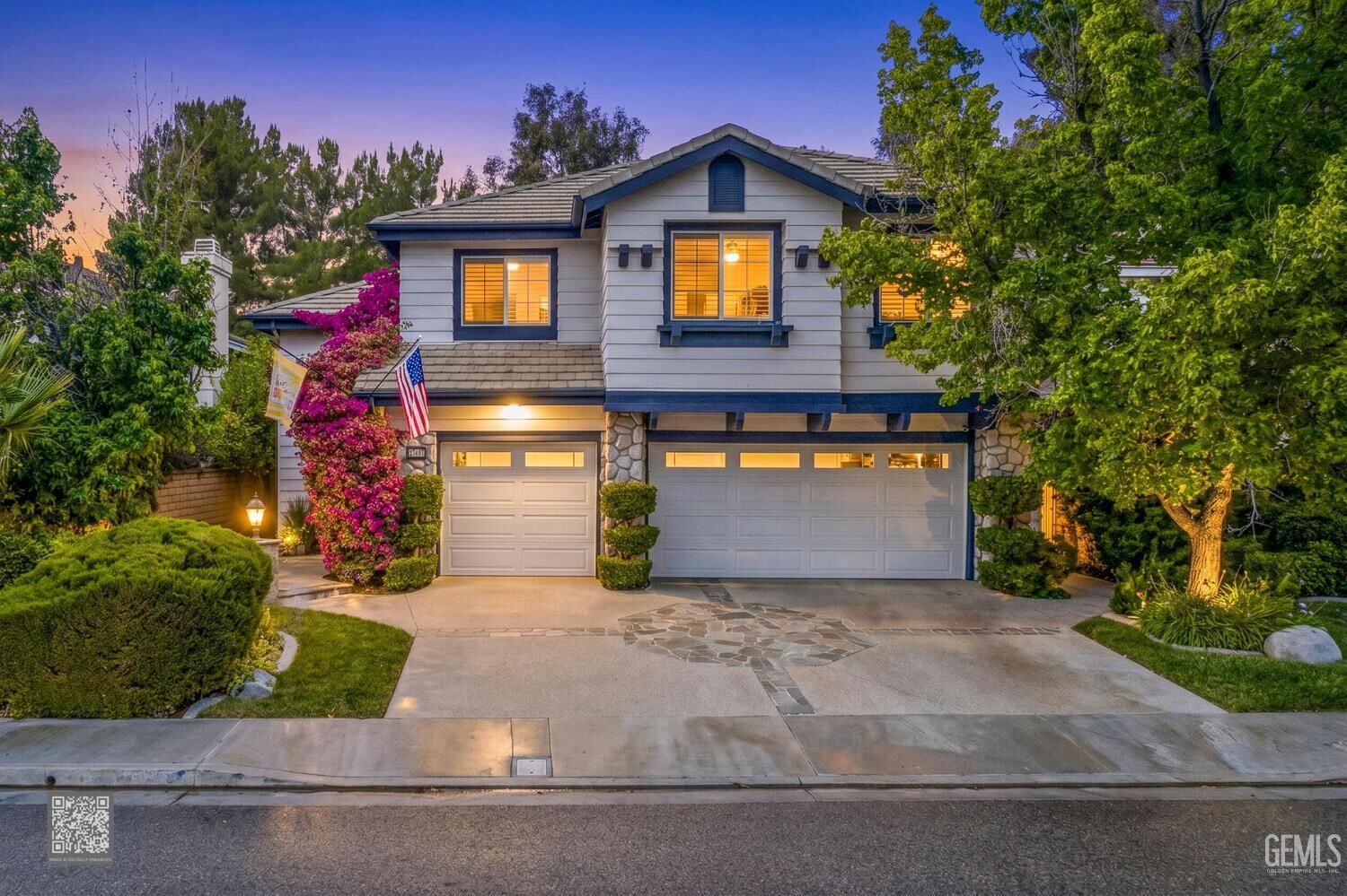 Property Photo: 27407 Whitefield Place CA 91354