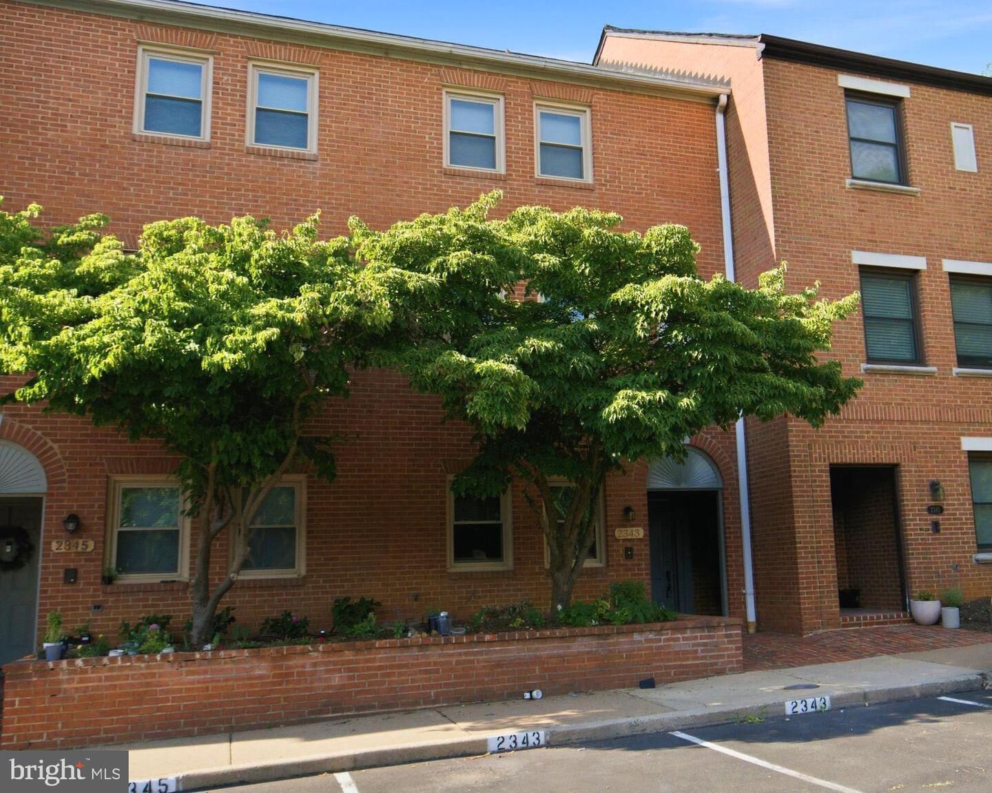 Property Photo:  2343 9th Street S  VA 22204 
