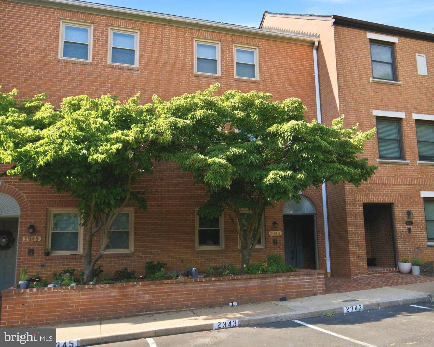 Property Photo:  2343 9th Street S  VA 22204 