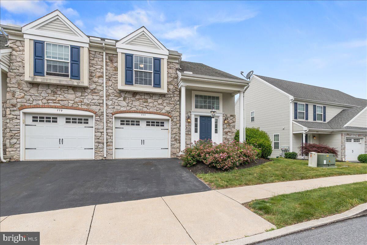 Property Photo:  777 Oak Leaf Lane  PA 17111 