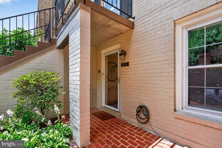 Property Photo:  3271 Sutton Place NW D  DC 20016 