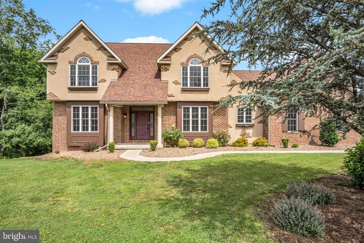 Property Photo: 4002 Glenfinnan Place PA 17055