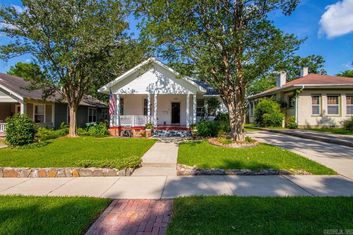Property Photo:  120 Spruce St  AR 72205 
