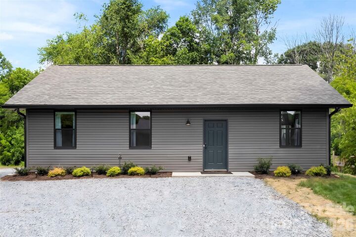 Property Photo:  1003 College Boulevard  NC 28034 