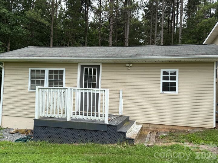 Property Photo: 2800 Coxe Road NC 28782