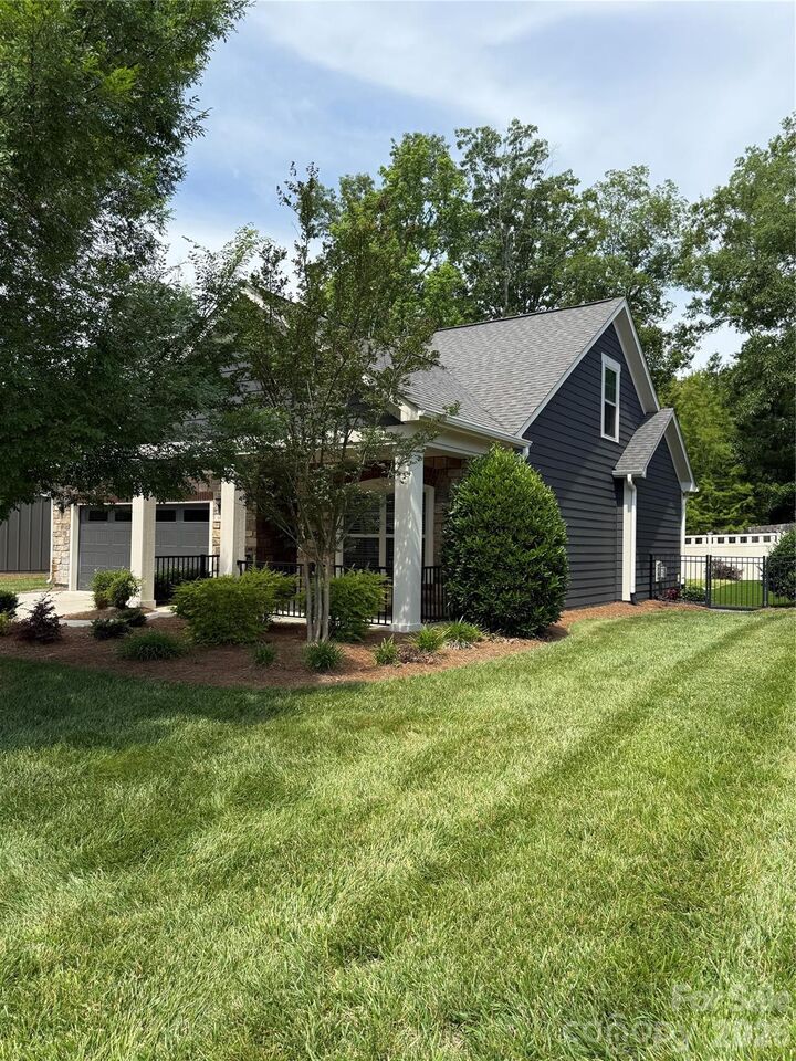 Property Photo:  1617 Traditions Court 4  NC 28173 