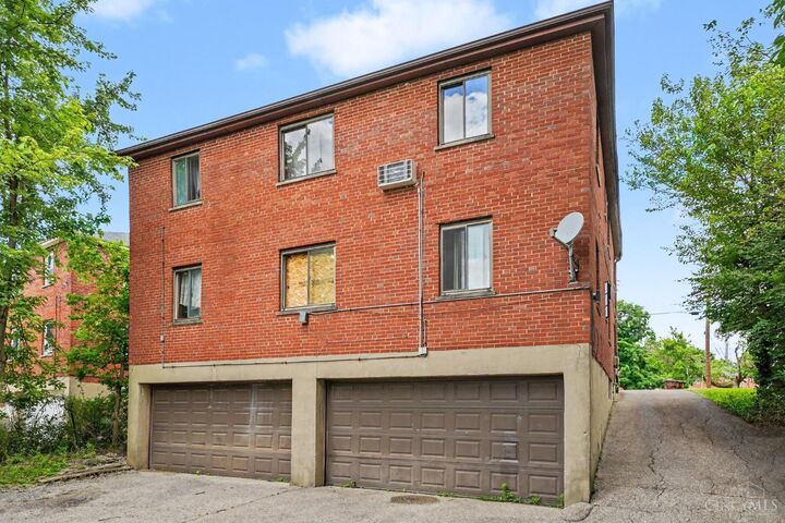 Property Photo: 3919 E Gatewood Lane OH 45236