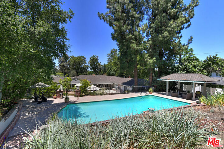 Property Photo:  20044 Wells Dr  CA 91364 