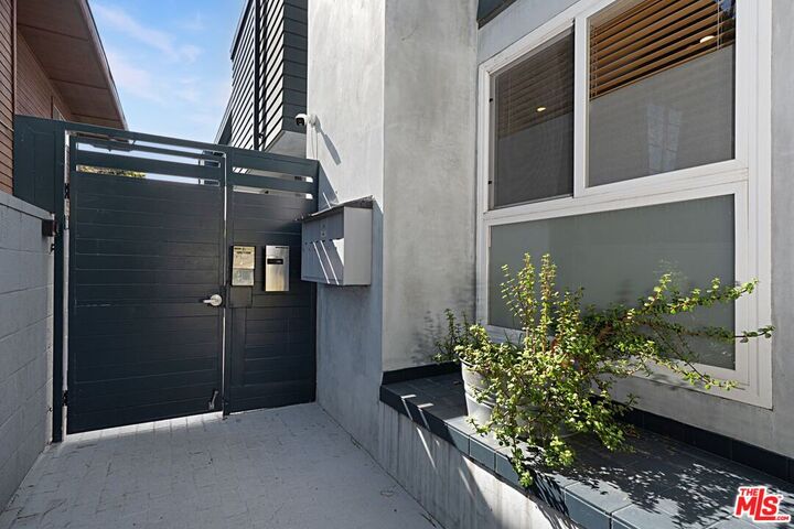 Property Photo:  1228 18th St  CA 90404 