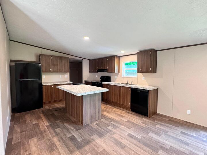 Property Photo:  4905 Hopewell Church SW Road  OH 43130 