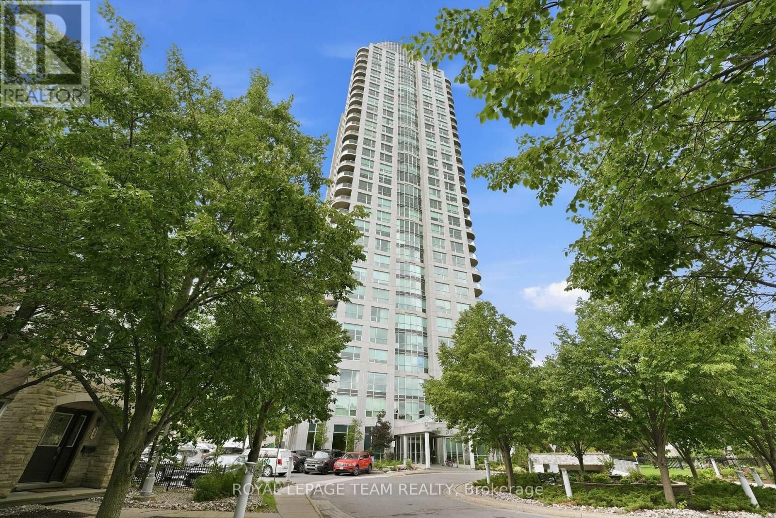 Property Photo:  38 Metropole Private 504  ON K1Z 1E9 
