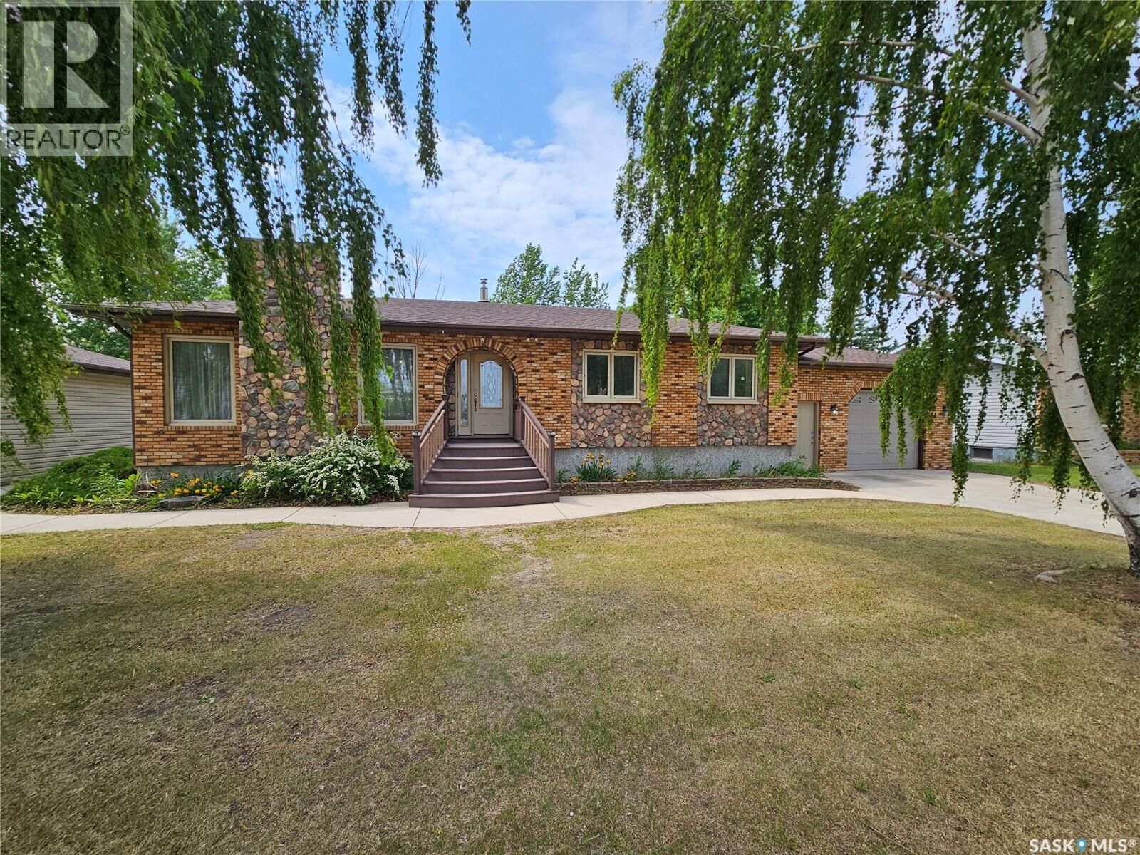 Property Photo:  206 W 1st Street  SK S0C 0B0 