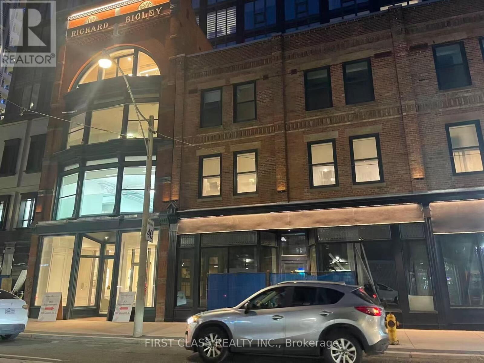 Property Photo:  100 Queen Street East 3609  ON M5C 0B5 