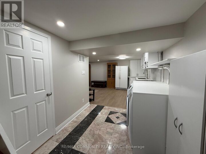 Property Photo:  31 Friar Tuck Road Lower  ON L3P 1L7 