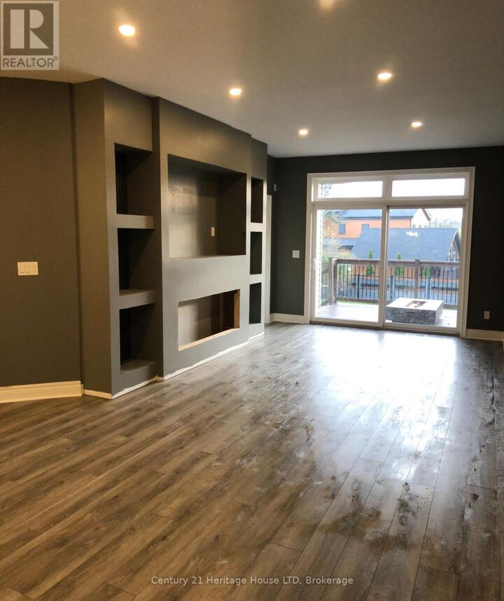 Property Photo: 8439 Willoughby Drive West ON L2G 6X4