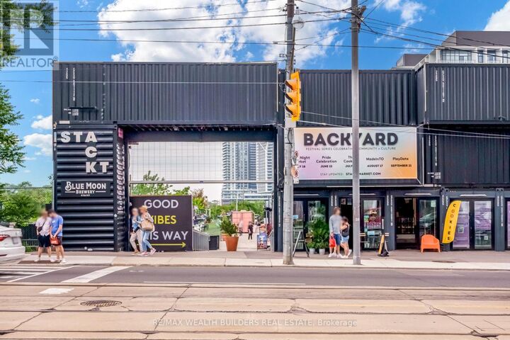 Property Photo:  576 Front Street West 1211E  ON M5V 1C1 