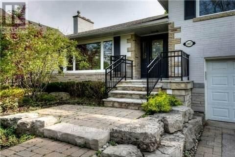 Property Photo:  207 Pinehurst Drive  ON L6J 4X2 