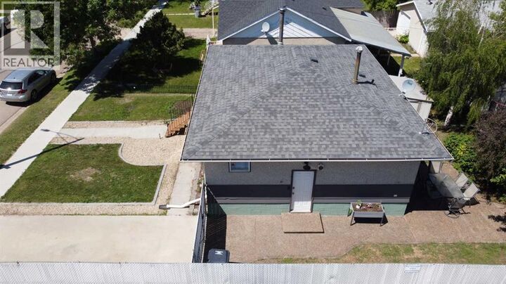 Property Photo:  922 5 Avenue  AB T9W 1C7 