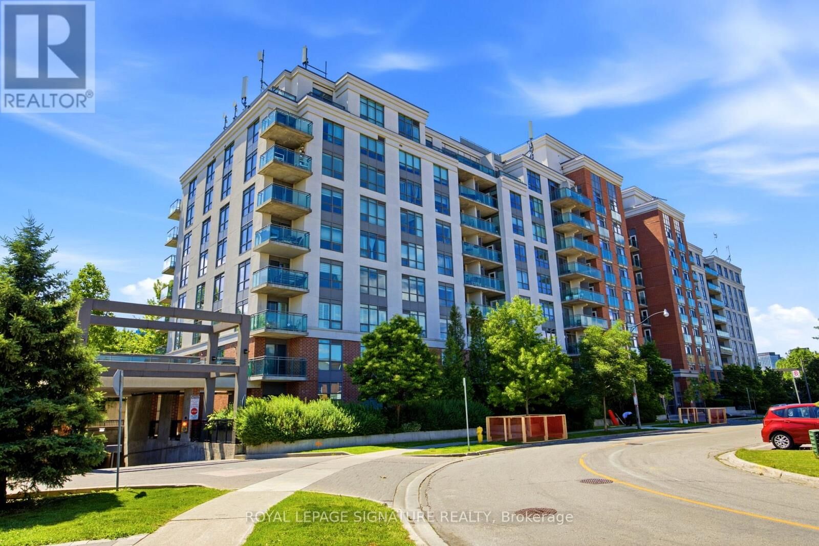 Property Photo:  120 Dallimore Circle 923  ON M3C 4J1 