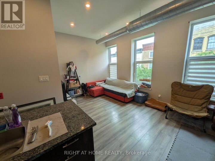 Property Photo:  53.5 King Street West 4  ON K6V 3P8 