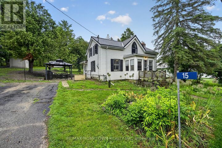 Property Photo:  15 Perth Street  ON K0E 1M0 