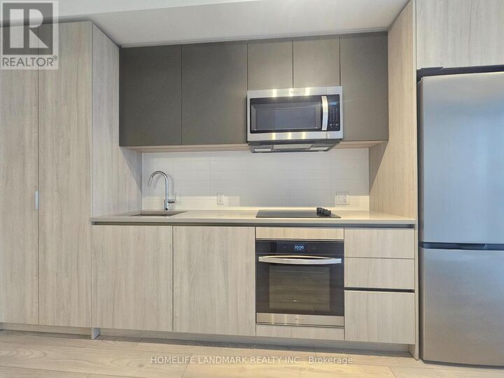 Property Photo: 5858 Yonge Street 3212 ON M2M 3T3