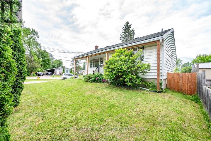 Property Photo:  768 Mackay Street  ON K8A 1G9 