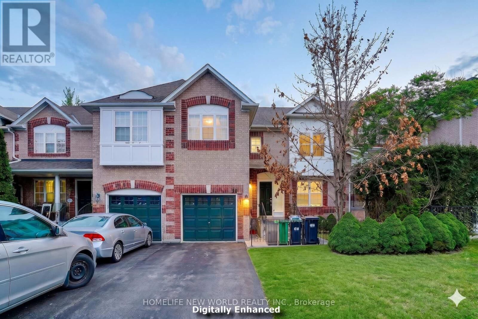 Property Photo: 199 Hillcrest Lower Avenue 10 ON L5B 4L5