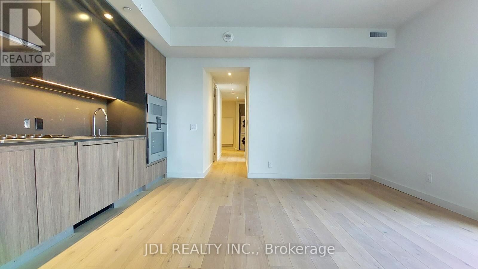 Property Photo:  81 Wellesley Street East 1301  ON N5V 1J6 