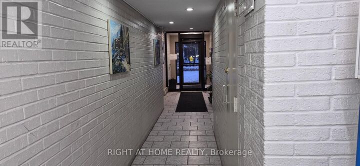 Property Photo: 2373 King Street East 26 ON L8K 1X9