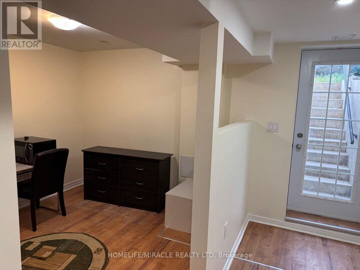 Property Photo:  5434 Sweetgrass Gate Bsmt  ON L5V 2N1 