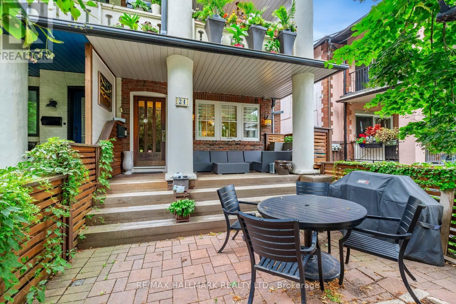 Property Photo:  24 Hammersmith Avenue Main  ON M4E 2W4 