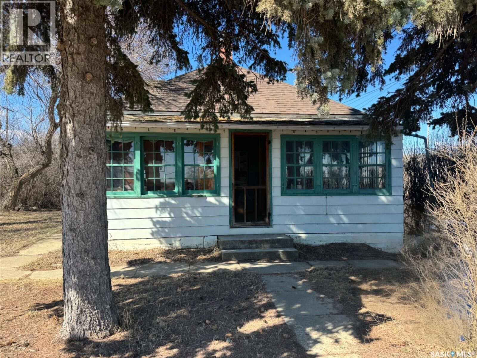 Property Photo:  1102 7th Street  SK S0K 3C0 