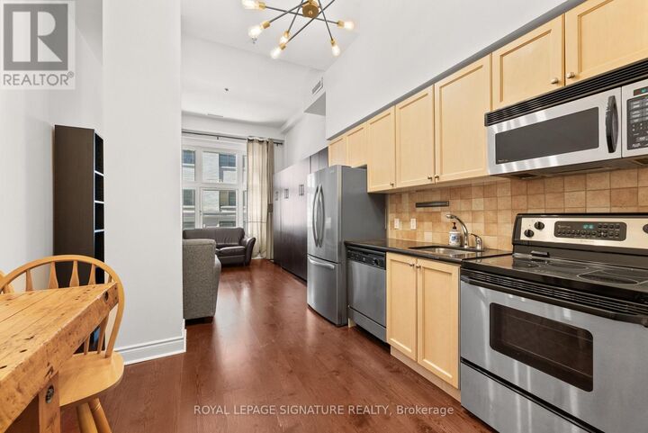Property Photo:  73 Richmond Street West 303  ON M5H 4E8 